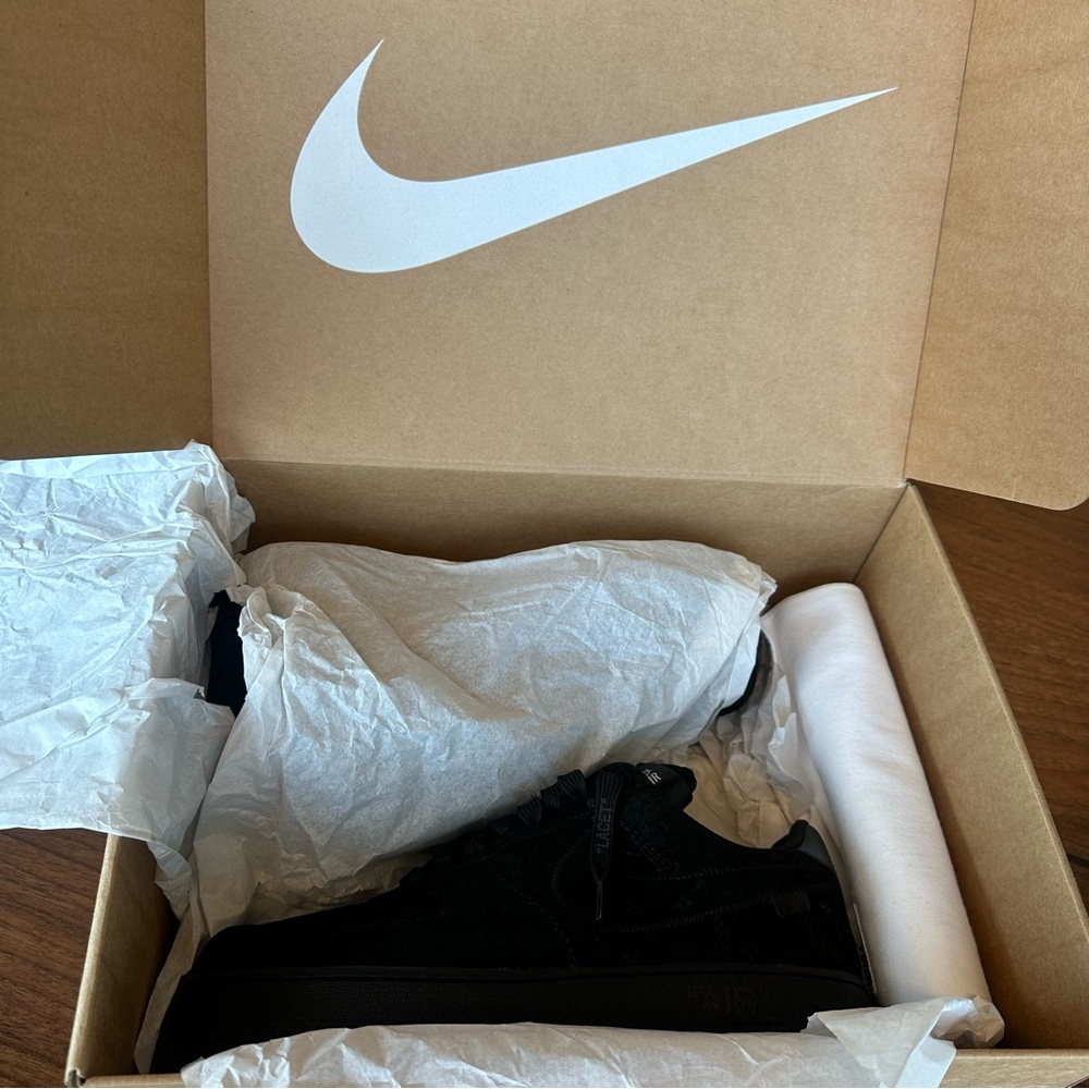 Louis Vuitton x Nike Air Force 1 Black 8.5 - Picture 11 of 16